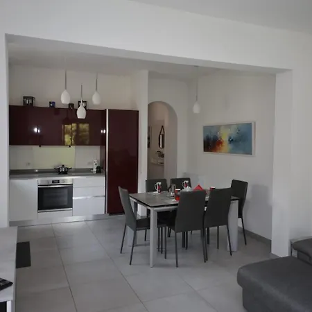 Il Cortiletto - Cozy Brand New Equipped Private Garden - Bbq *